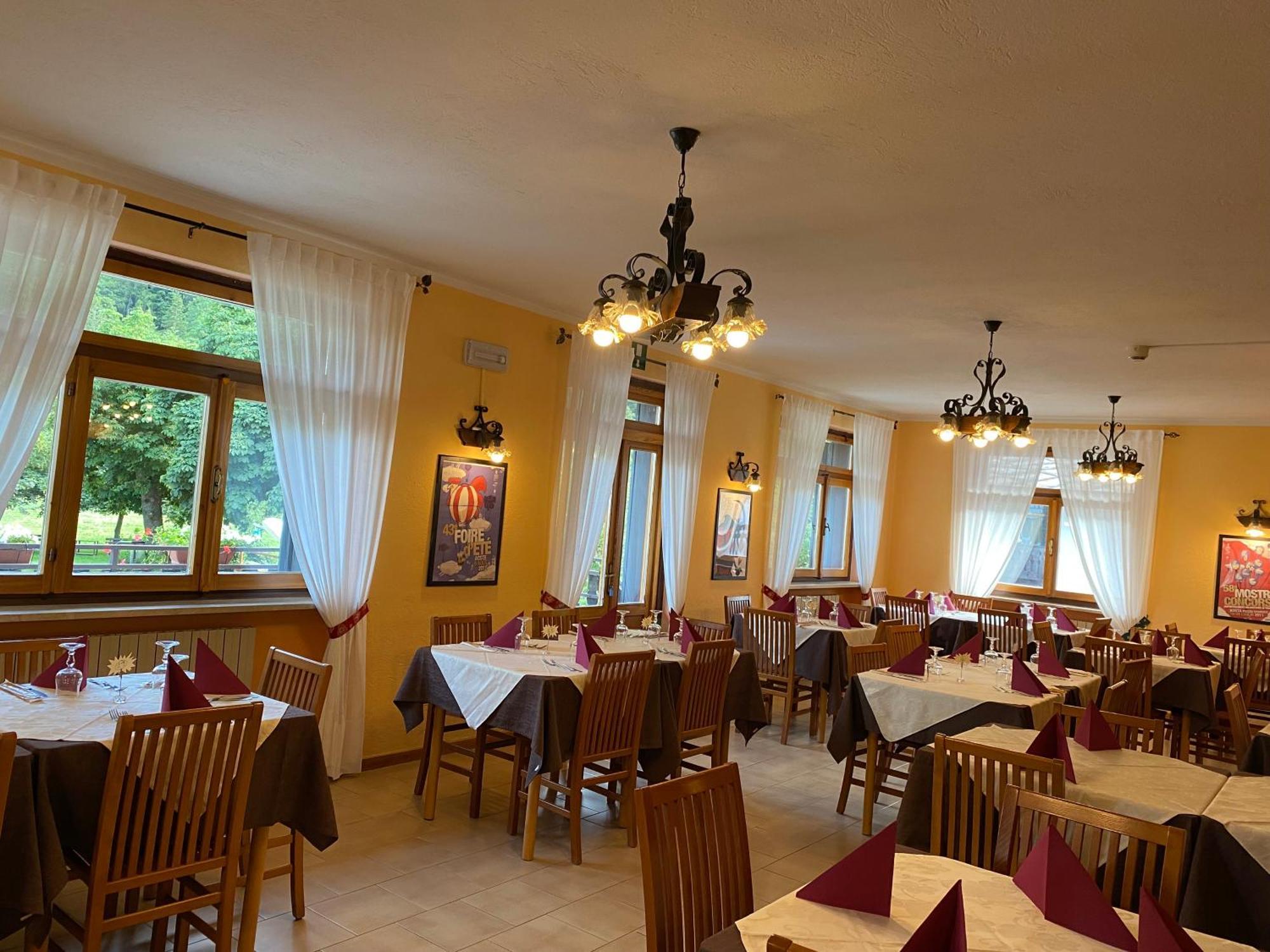 Hotel Col Serena เอตรูเบละส์ ภายนอก รูปภาพ